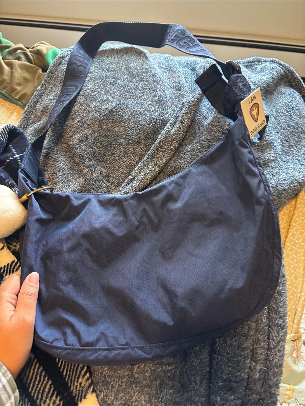 BAGGU Sanrio Hello Kitty Navy Shoulder Bag with Red Accents - Picture 2 of 5